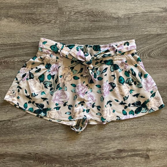 Talula Floral Shorts - Picture 1 of 2